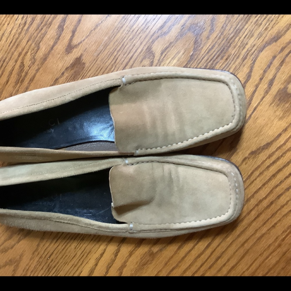 Gucci slip on loafers size 38 (women’s 8)